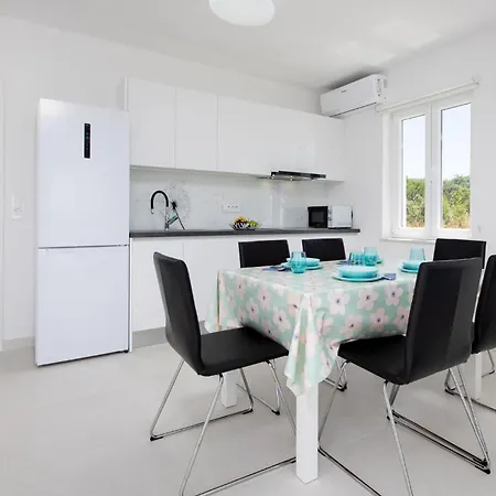 Pet Friendly In With Kitchen Сasa de vacaciones *